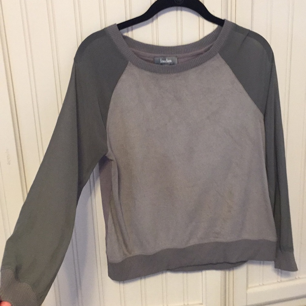 Long sleeve sweater shirt